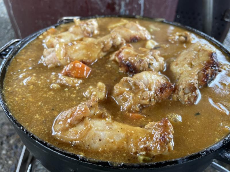 ダッチオーブンでカレー