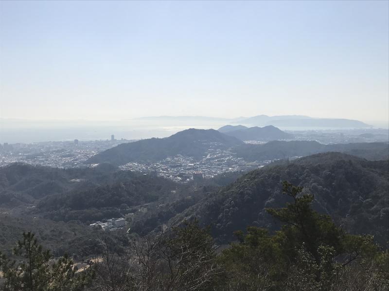 菊水山頂からの眺望。高取～須磨方面。奥は淡路島。絶景ですね。