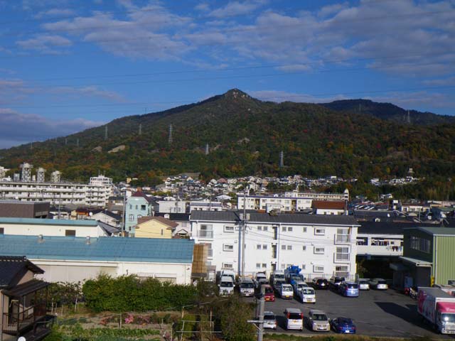 フォレオ広島東から見る高尾山