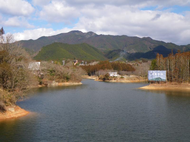 津風呂湖から見る龍門が岳