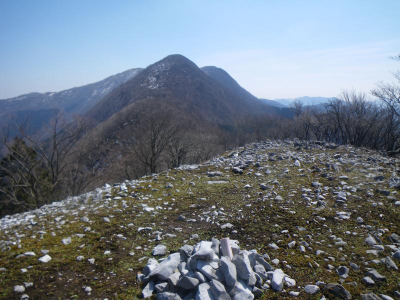 茶野の稜線から鈴ヶ岳