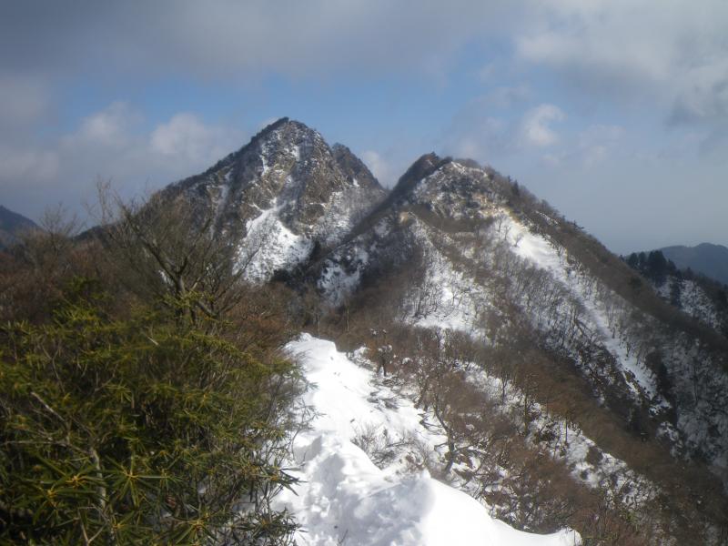 鎌尾根から見る鎌ヶ岳