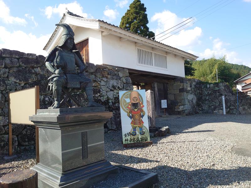 竹中陣屋跡の櫓門