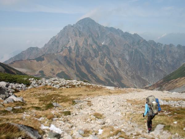 ベースの剣沢に向かいます。