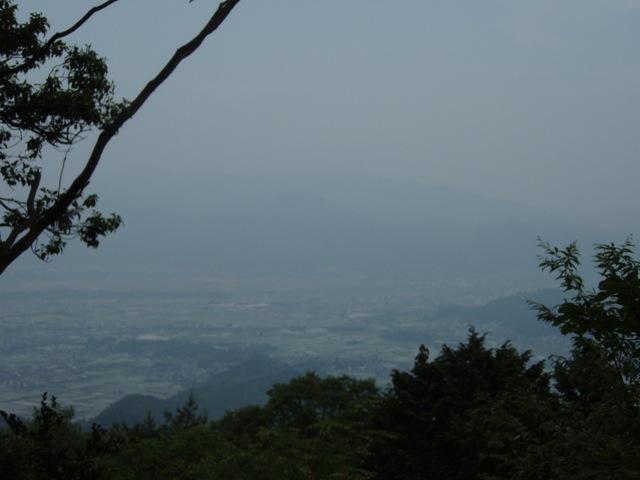 霊仙ヶ岳からの眺め…霞んでます