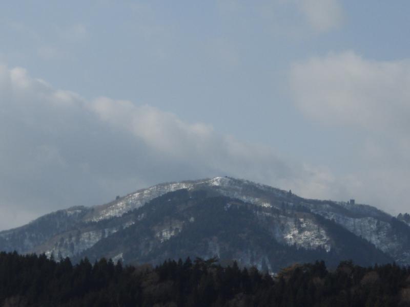 雪化粧した比良山系の山々
