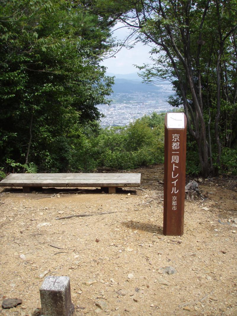 松尾山の山頂