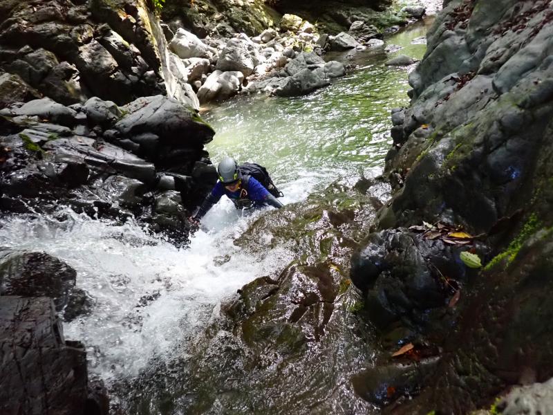 水無瀬川・山吹渓谷で沢登り