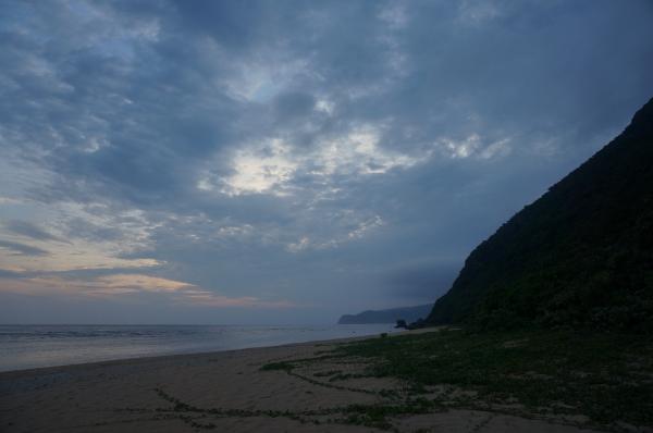暮れていく大浜の夕陽。