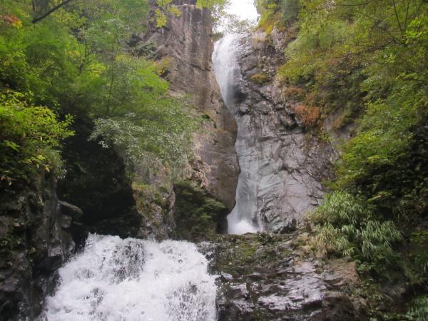 早戸大滝は日本の滝１００選にも選ばれています