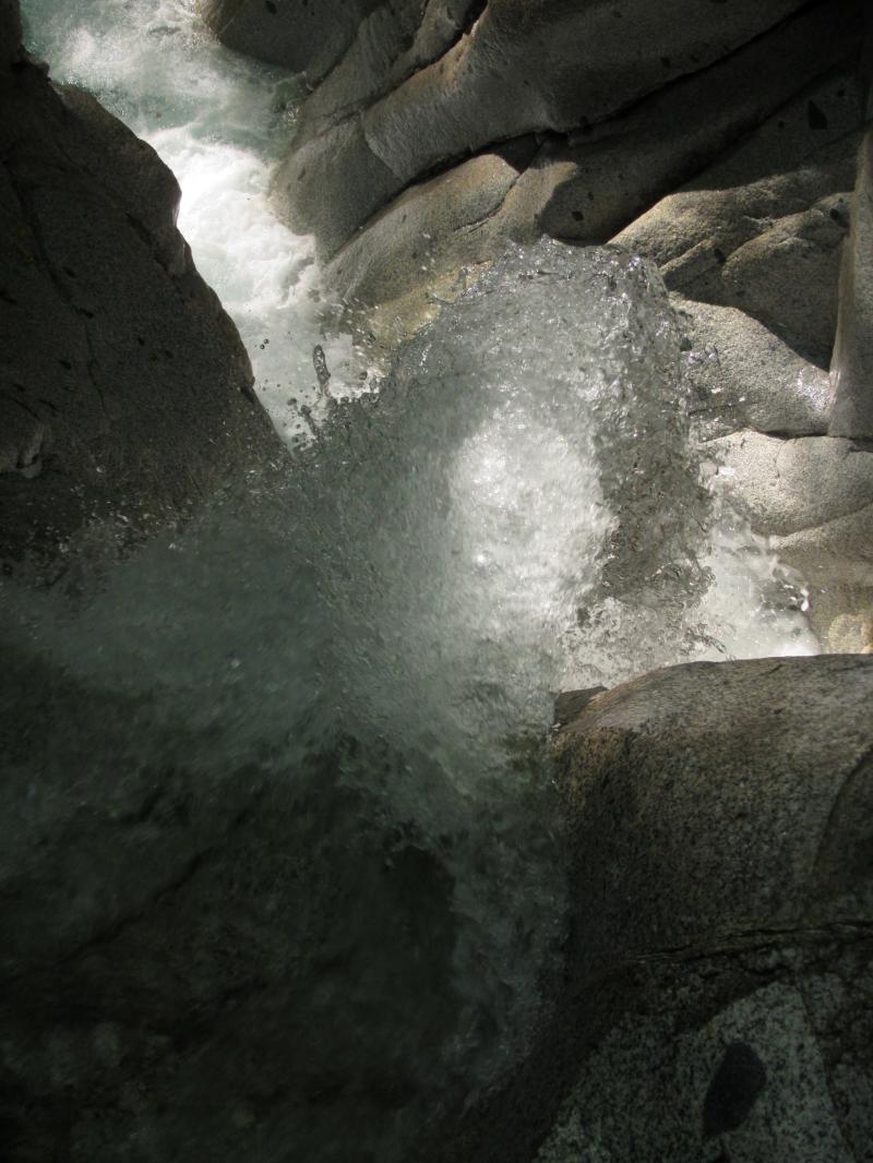 小川谷廊下は清涼感溢れる丹沢随一の美渓です