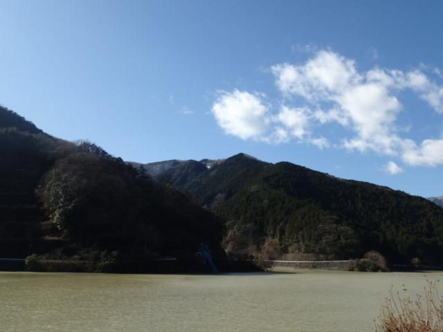 名栗湖と棒ノ折山