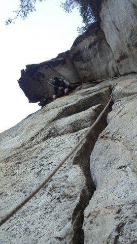 最高ルーフ。10d。下部の笠間のピンキーもクラック＆スラブで面白いです。