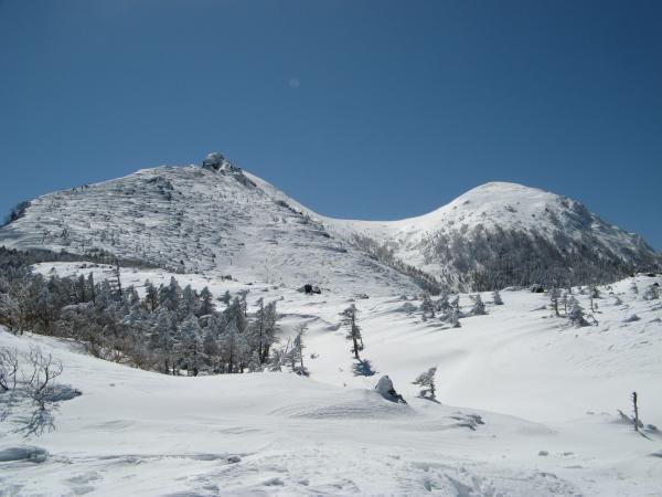 天狗岳はとても人気の雪山です