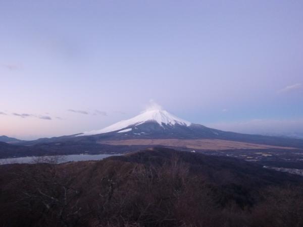 富士山の姿がよく見えてきます