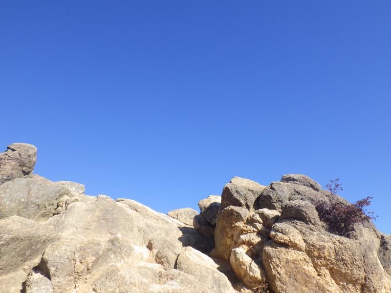 快晴の風吹岩。