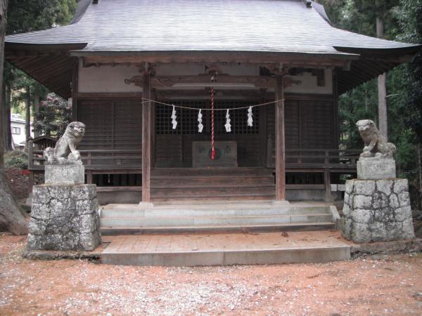 石楯尾神社にお参りして歩き始めます。