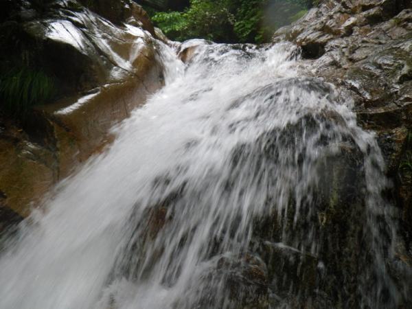雨降りでしたがそんなに増水してませんでした。