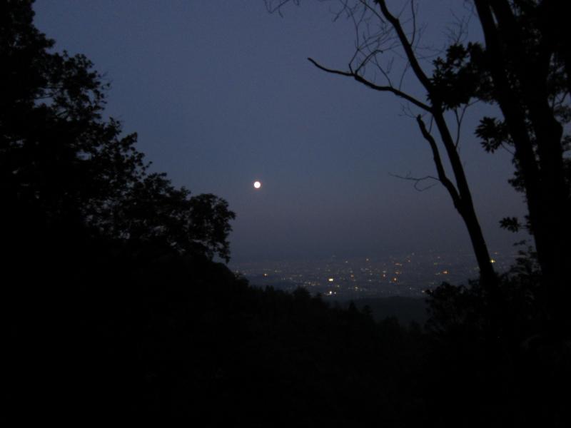 満月と夜景