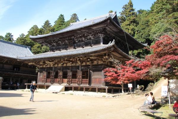 圓教寺は、映画ラストサムライのロケ地です。トムクルーズさんと渡辺謙さんも来られています。