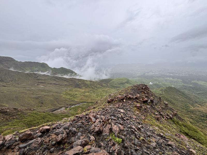 降雨で登山スタート