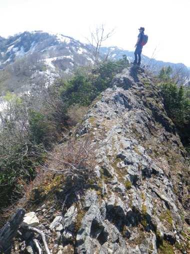 冬瓜山のナイフリッジ