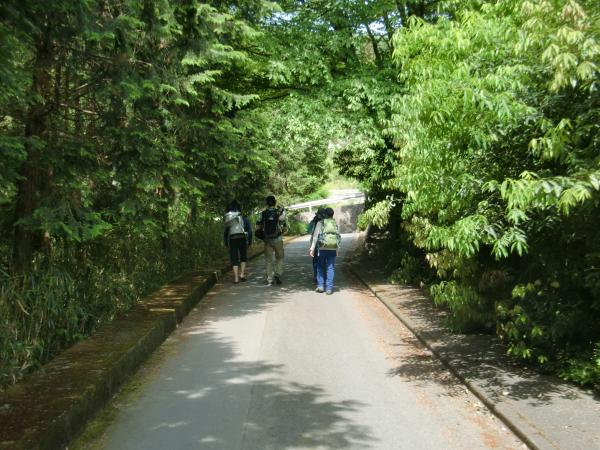 駐車場からスタート！