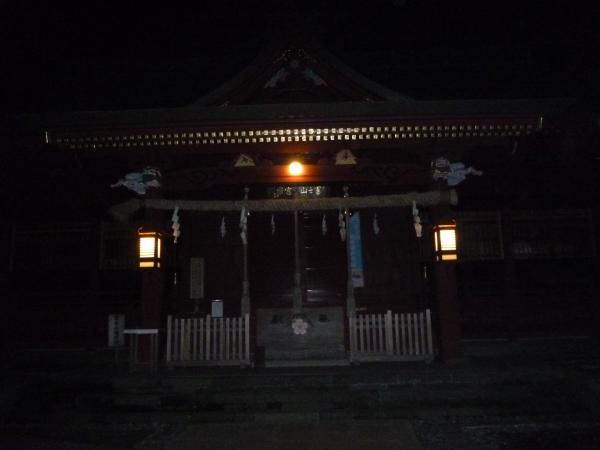夜明け前、冨士浅間神社（小山町）にお参りして出発です。