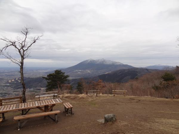 宝篋山山頂からの筑波山