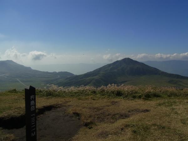 杵島岳山頂。烏帽子岳が綺麗に見えます。