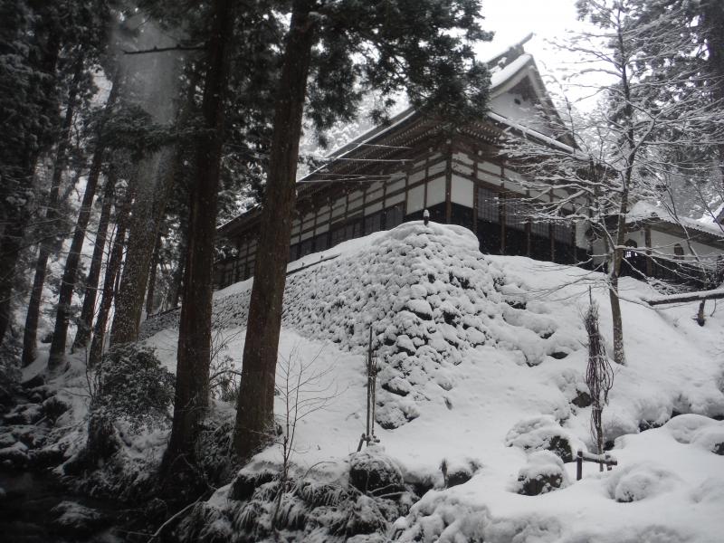 慈光寺。雪の時期はまた良い雰囲気。