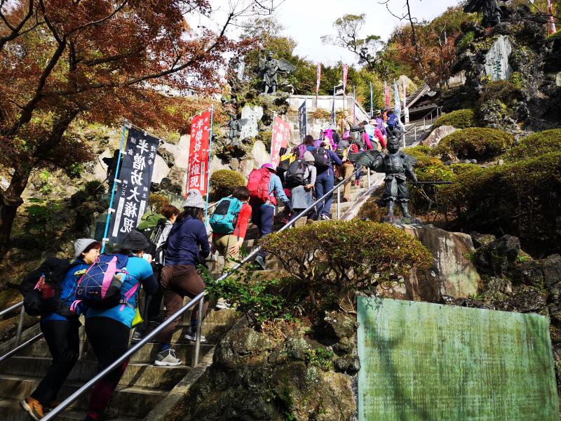 おとな女子登山部といえばカラフルウエア♪♪