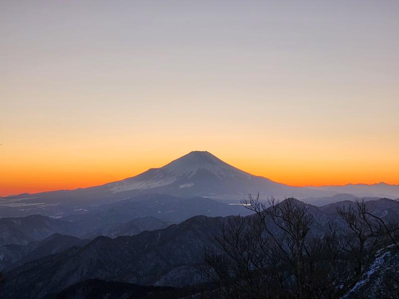 丹沢山から眺める夕景。絶品です！