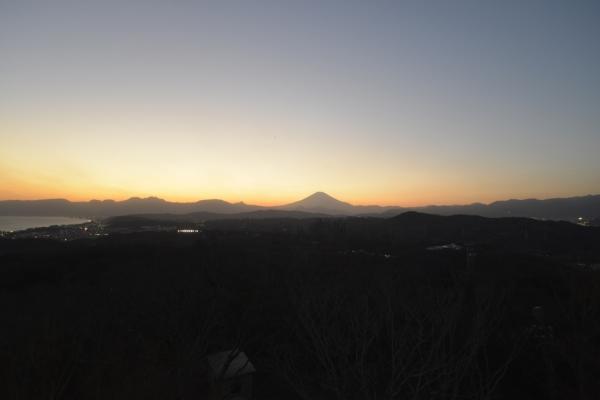 黄金に輝く富士山