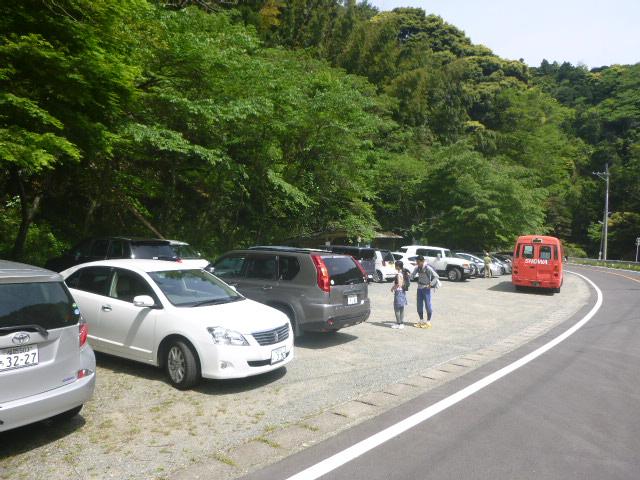 井原山入口のバス停。