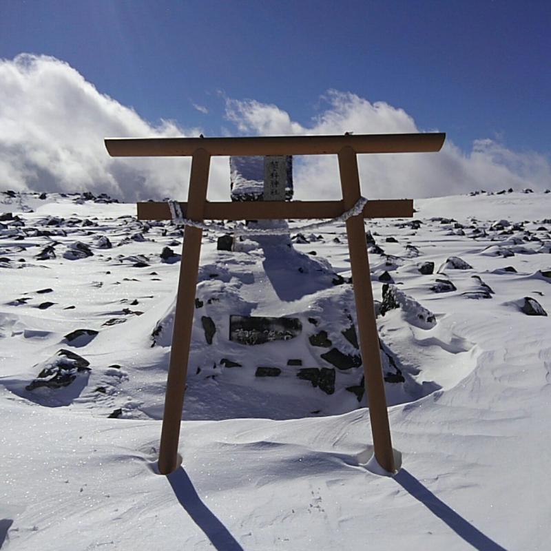 山頂の蓼科神社奥宮