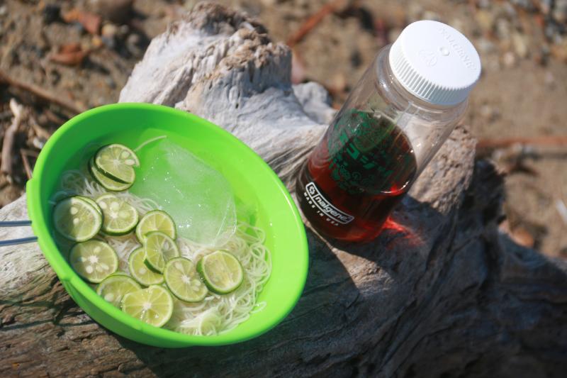 アイスコーヒー　と山手ぬぐい