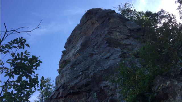 トビラ岩