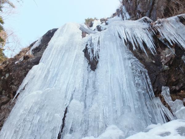 難所ヶ滝のきれいな氷瀑！