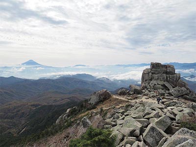 金峰山の岩場