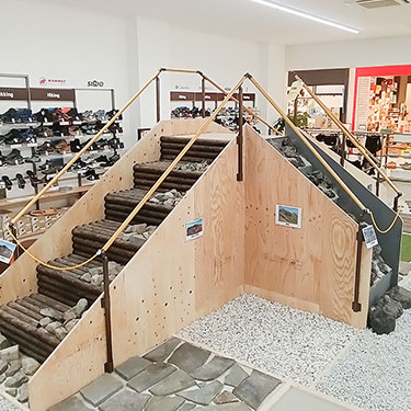 イオンモールとなみ店