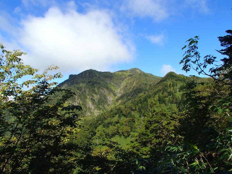 谷川岳に登ろうと車を走らせると、頂上付近は雲がかかっていたため、今回は武尊山に挑戦！！