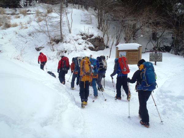 気合が入ったので赤岳鉱泉に出発。