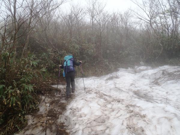 雪の上は滑ります