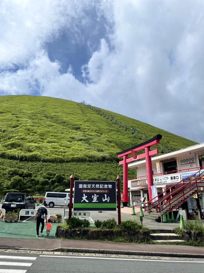 国指定天然記念物だけあってすごい人です