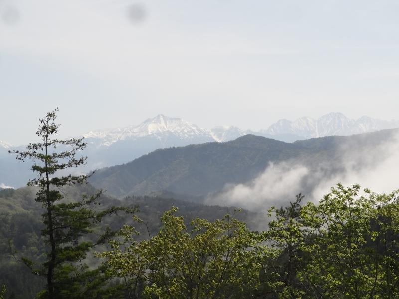 笠ヶ岳と穂高のアップ