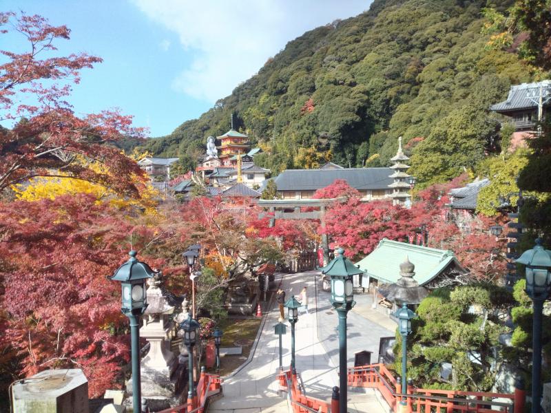 奈良県から登る紅葉が素晴らしい信貴山朝護孫子寺☆
