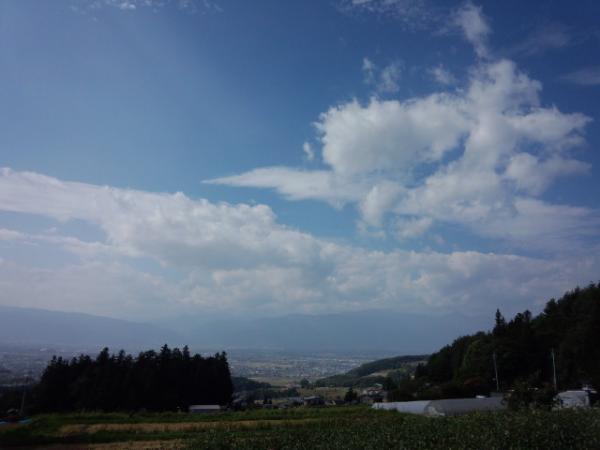 いい天気です。朝はここから槍の穂先が見えました。