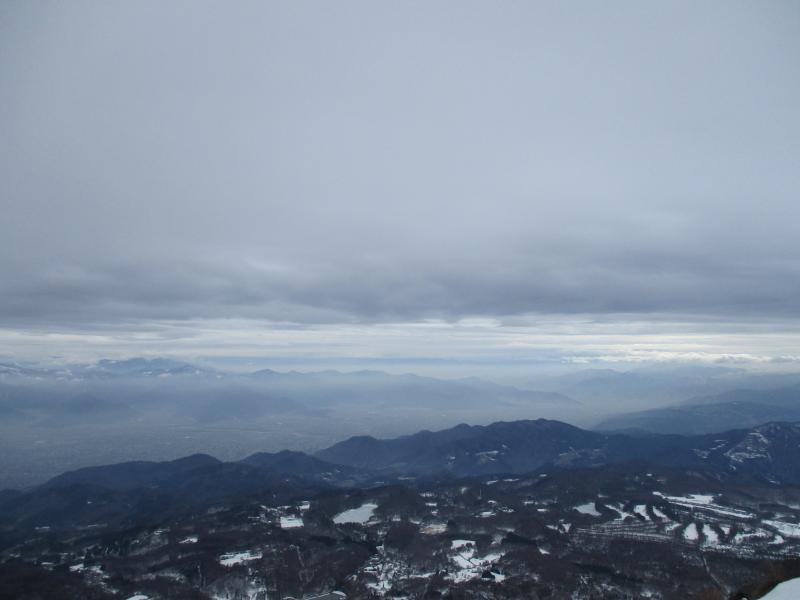 飯綱山からの長め。長野南部方面を臨む。