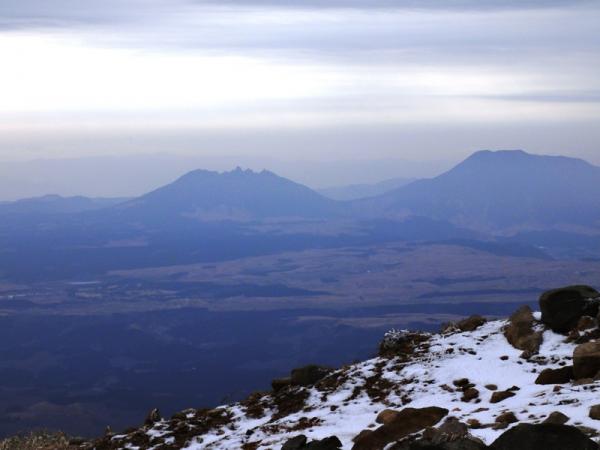 根子岳。当日は視界が良くて遠くまで見えました。